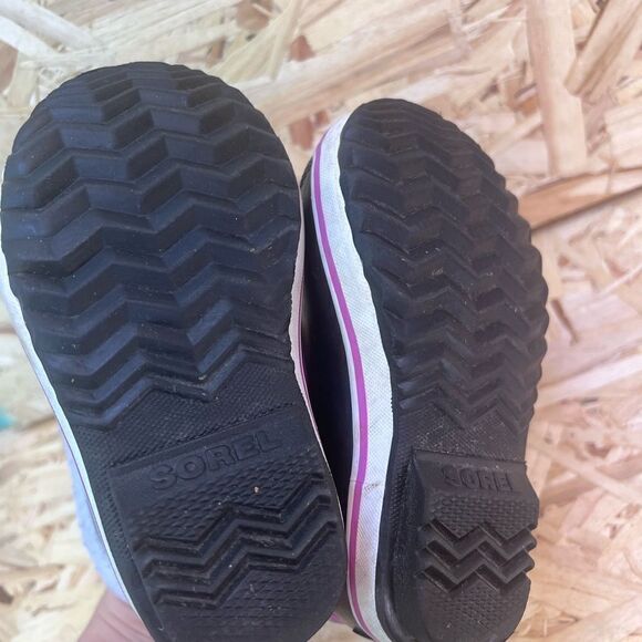 Sorel Kids' Yoot Pac Waterproof Snow Boot size 8 - Picture 6 of 6